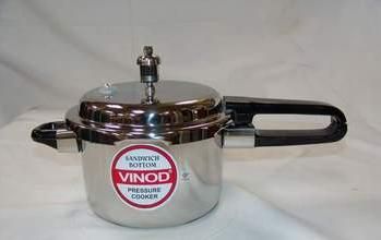   NEW Vinod 7 Litres Stainless Steel Sandwich Bottom Pressure Cooker